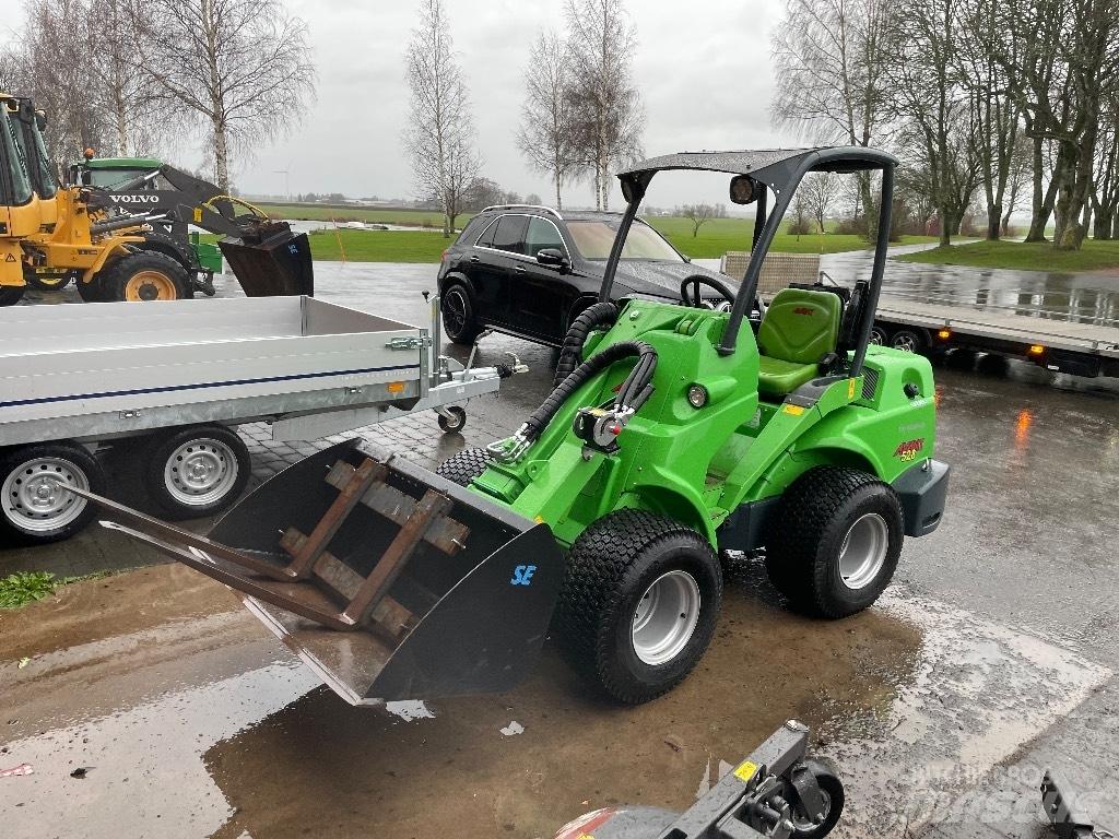 Avant 528 Multi purpose loaders