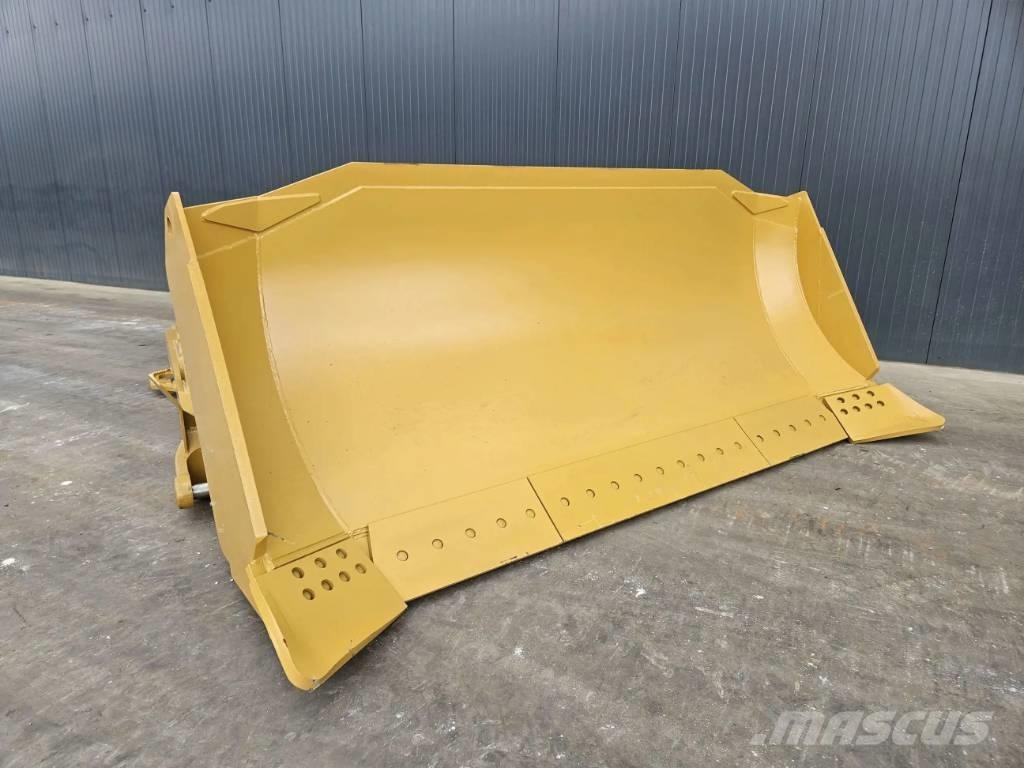 CAT D8R Blades