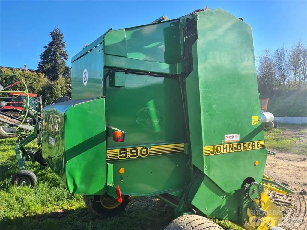 John Deere 590 Round balers
