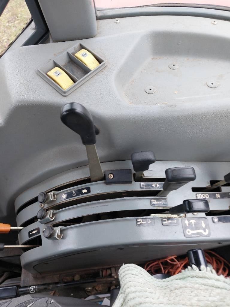 Massey Ferguson 4255 Tractors