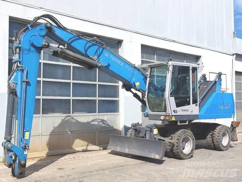Fuchs MHL 320 D Waste / industry handlers
