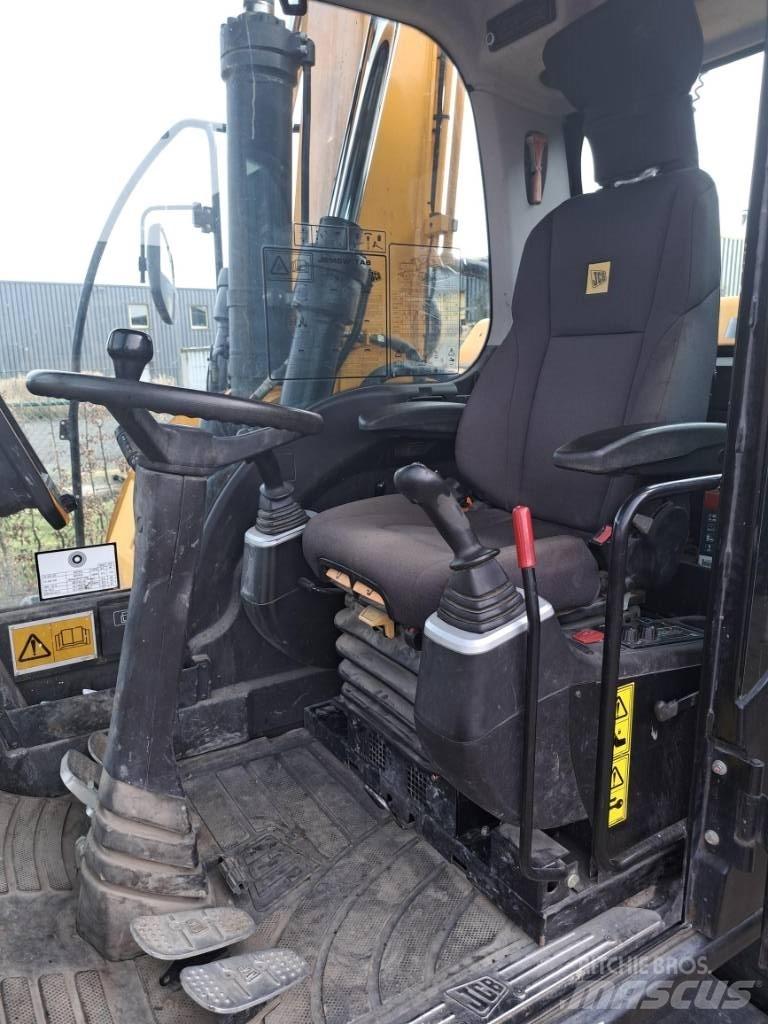 JCB JS 145 W Wheeled excavators