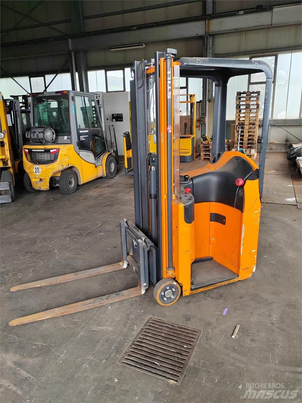 Still ESM10 Low lifter with platform