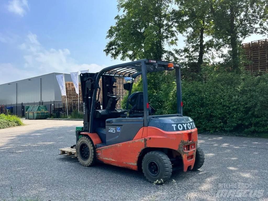 Toyota 8FBMT40 Electric forklift trucks