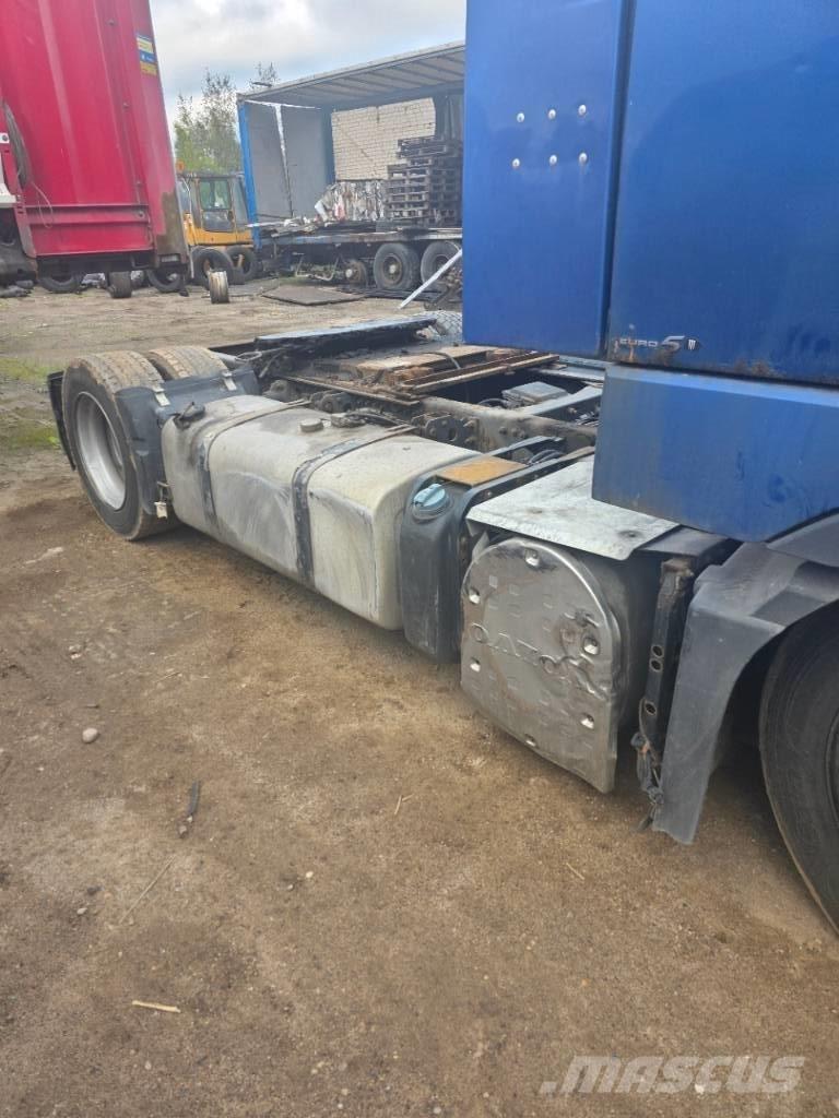 Volvo FH440 XL mega Tractor Units