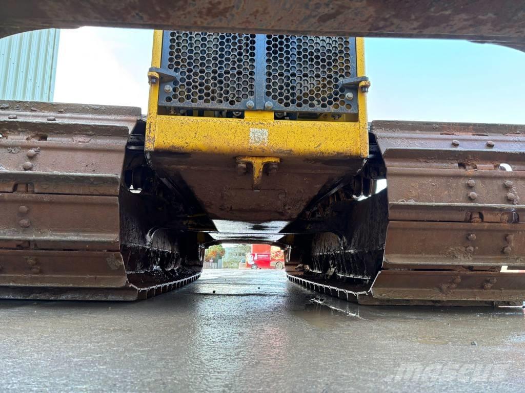 Komatsu D65PX-18E0 Crawler dozers