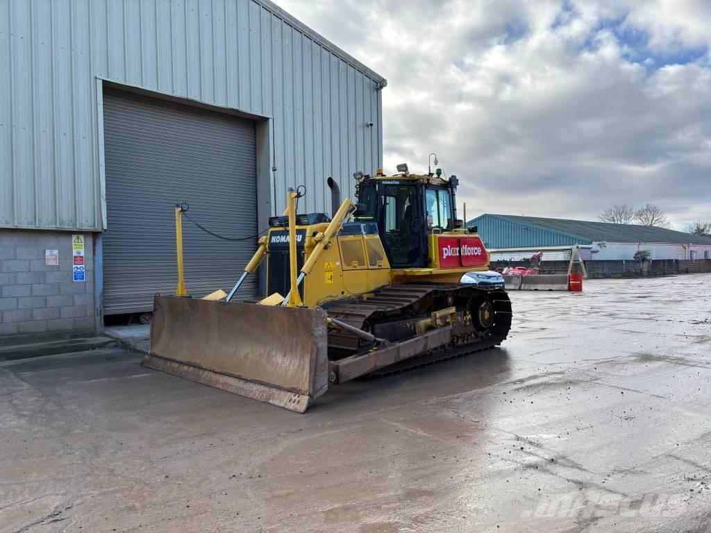 Komatsu D65PX-18E0 Crawler dozers