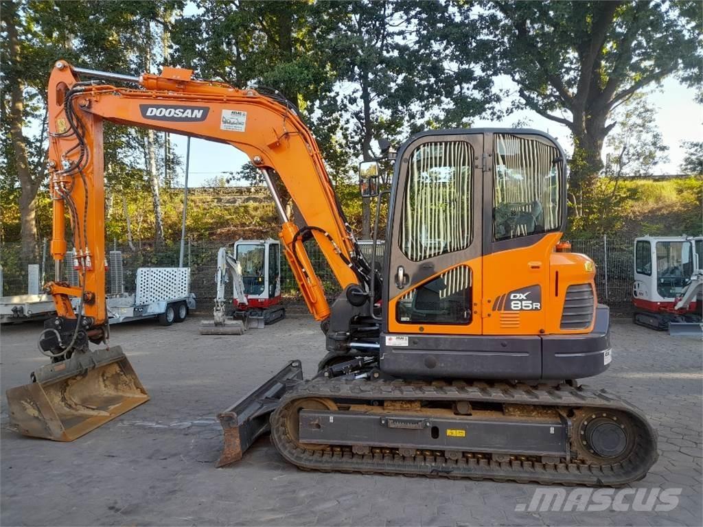 Doosan DX85R-3 Midi excavators  7t - 12t