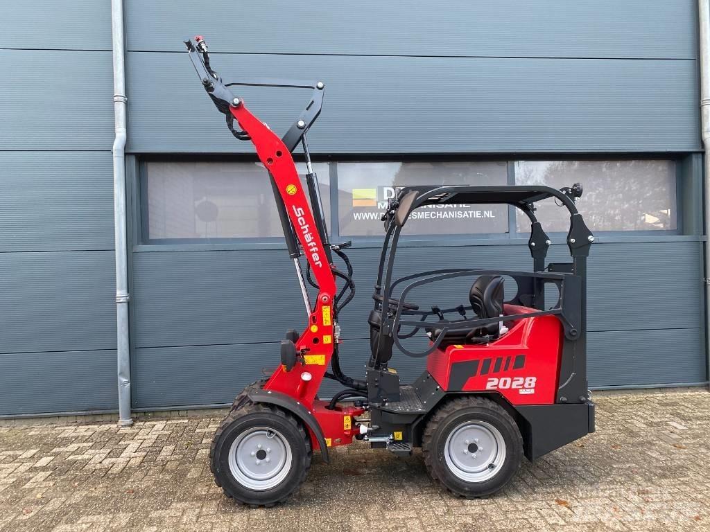 Schäffer 2028 Multi purpose loaders