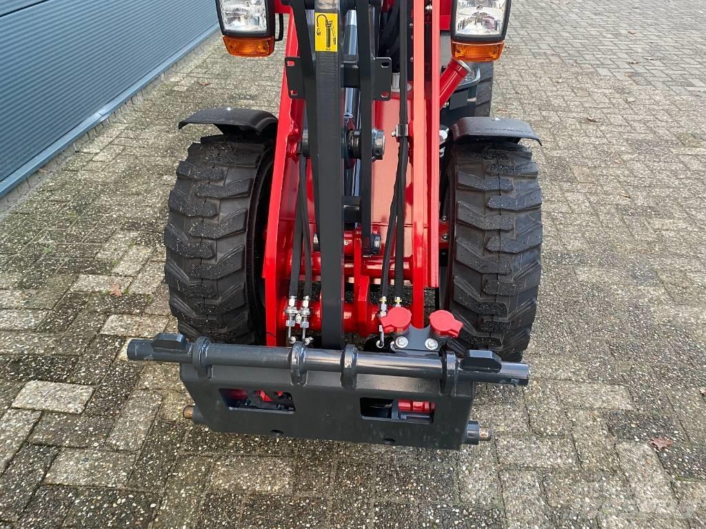 Schäffer 2028 Multi purpose loaders