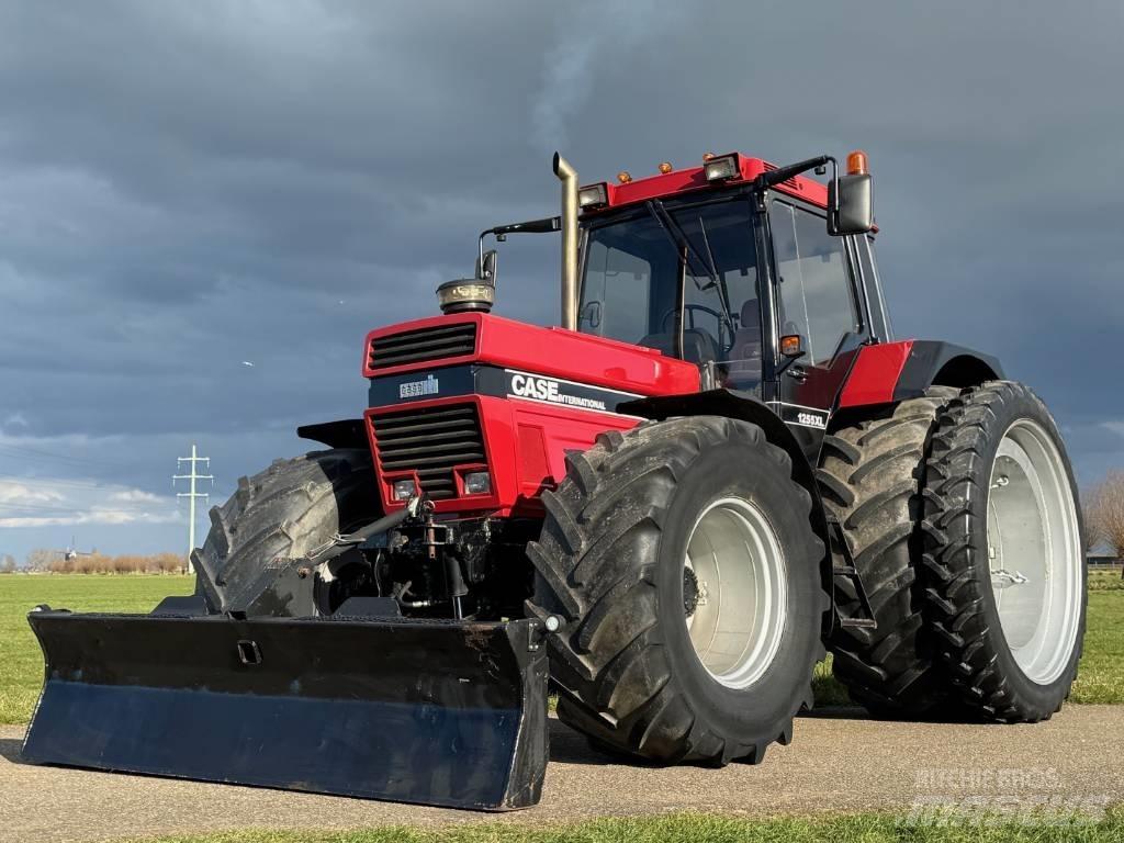 Case IH 1255 XL Tractors