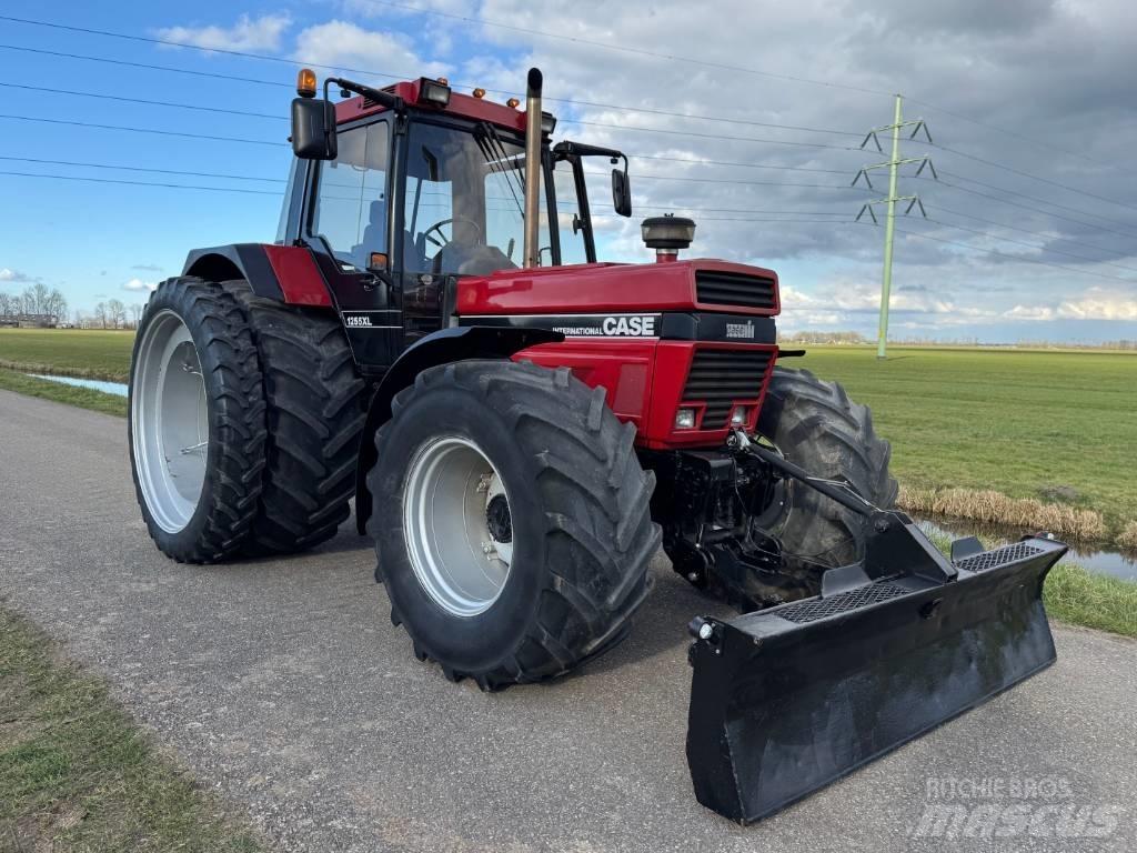 Case IH 1255 XL Tractors