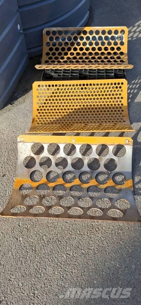 Haybuster H-835 Bale shredders, cutters and unrollers