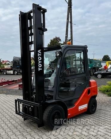 Toyota 02-8 FG F 25 LPG trucks
