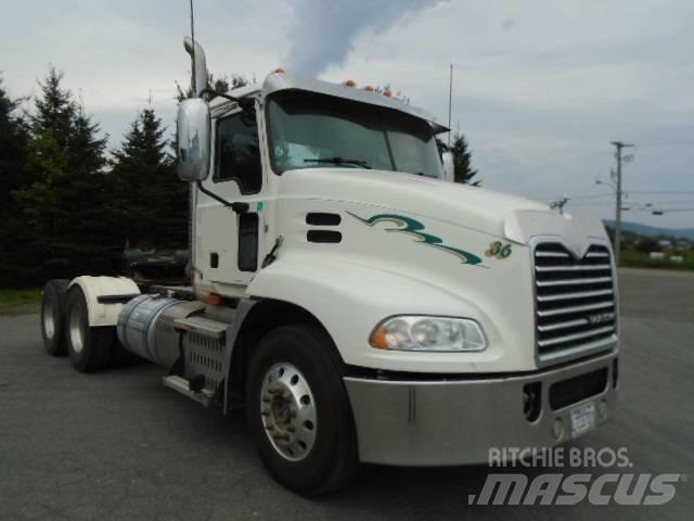Mack CXU 613 Tractor Units