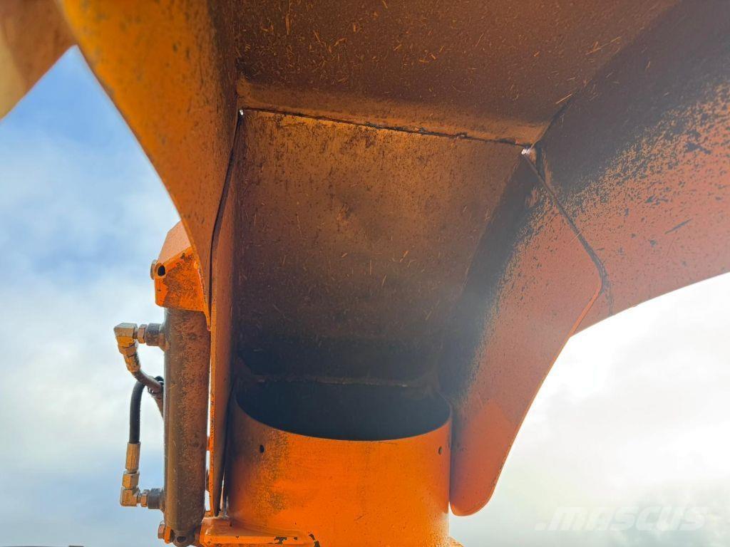 Lucas Castor+ 30R Bale shredders, cutters and unrollers