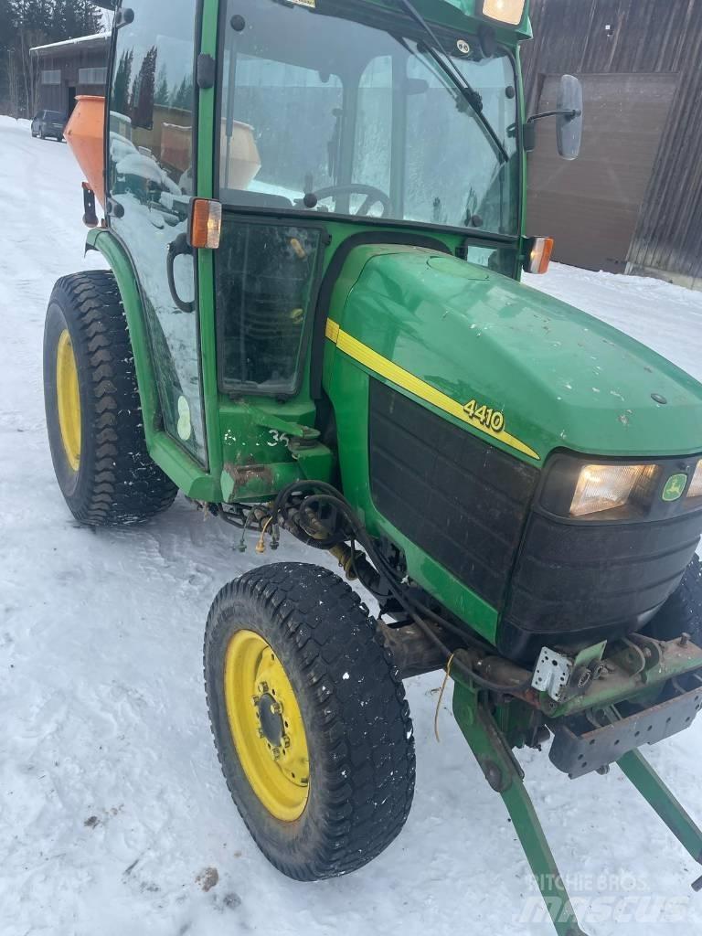 John Deere 4410 Compact tractors