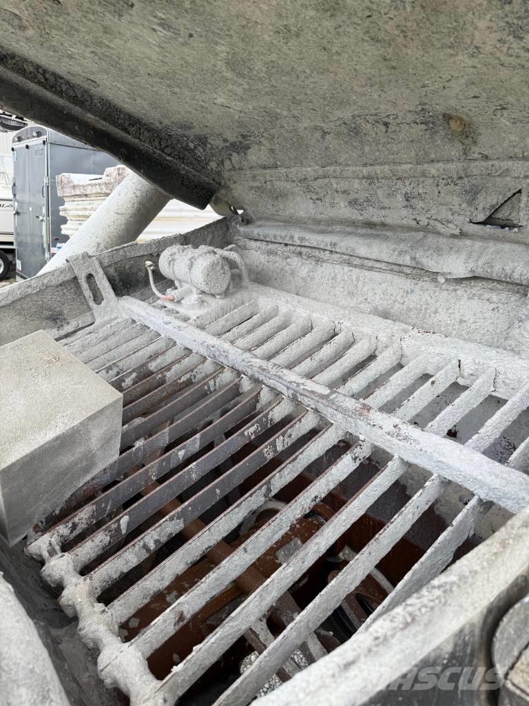 Putzmeister 38Z Concrete pump trucks