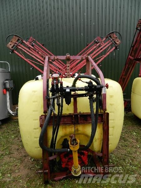 Hardi 800 Trailed sprayers