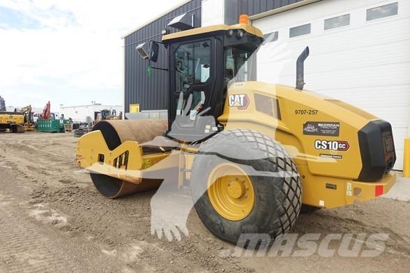 CAT CS10GC Single drum rollers