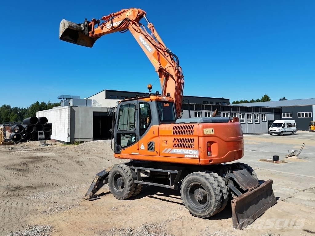 Doosan DX 140 W Wheeled excavators
