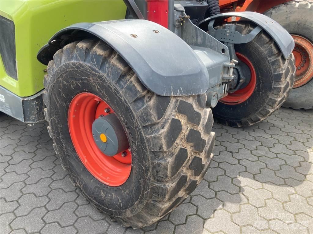 CLAAS Scorpion 756 Tractors