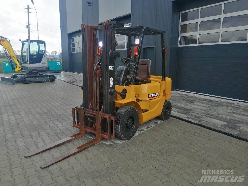 CAT DP 25 K Diesel trucks
