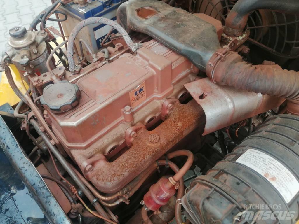 CAT DP 25 K Diesel trucks
