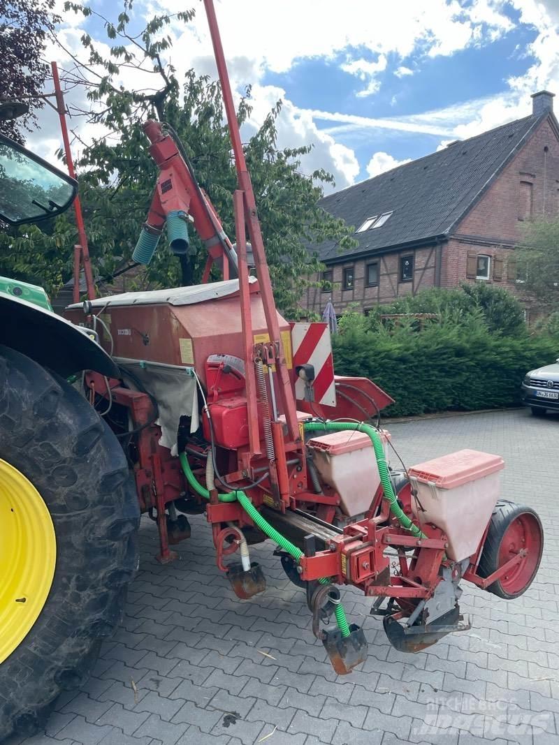 Becker Aeromat T Precision sowing machines
