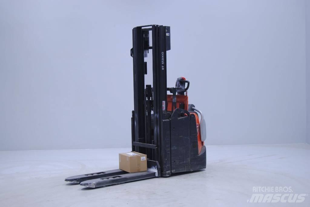 Toyota SPE120L Pedestrian stacker