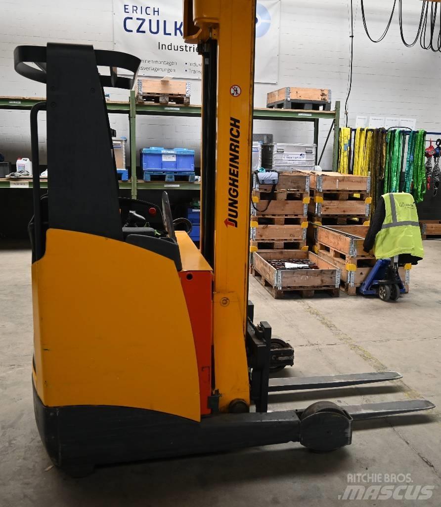Jungheinrich ETV 214 Reach trucks