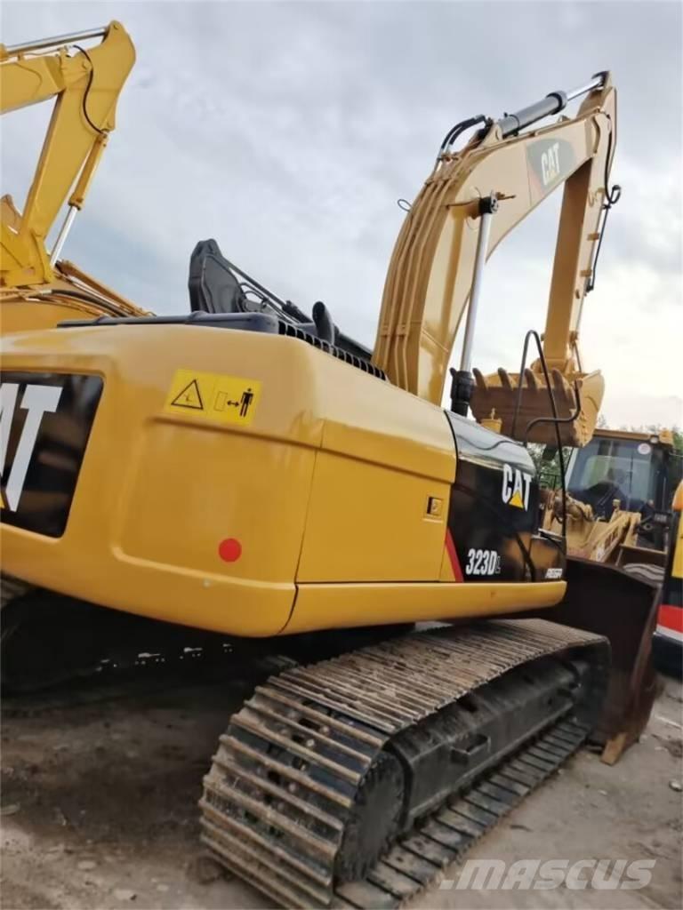CAT 323 D Crawler excavators