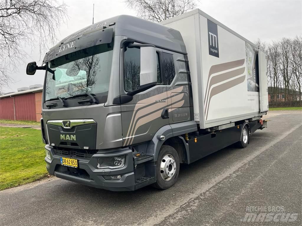 MAN TGL 8.220 Box body trucks