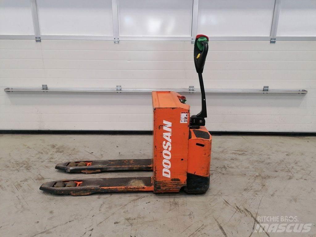 Doosan LEDH20M Low lifter
