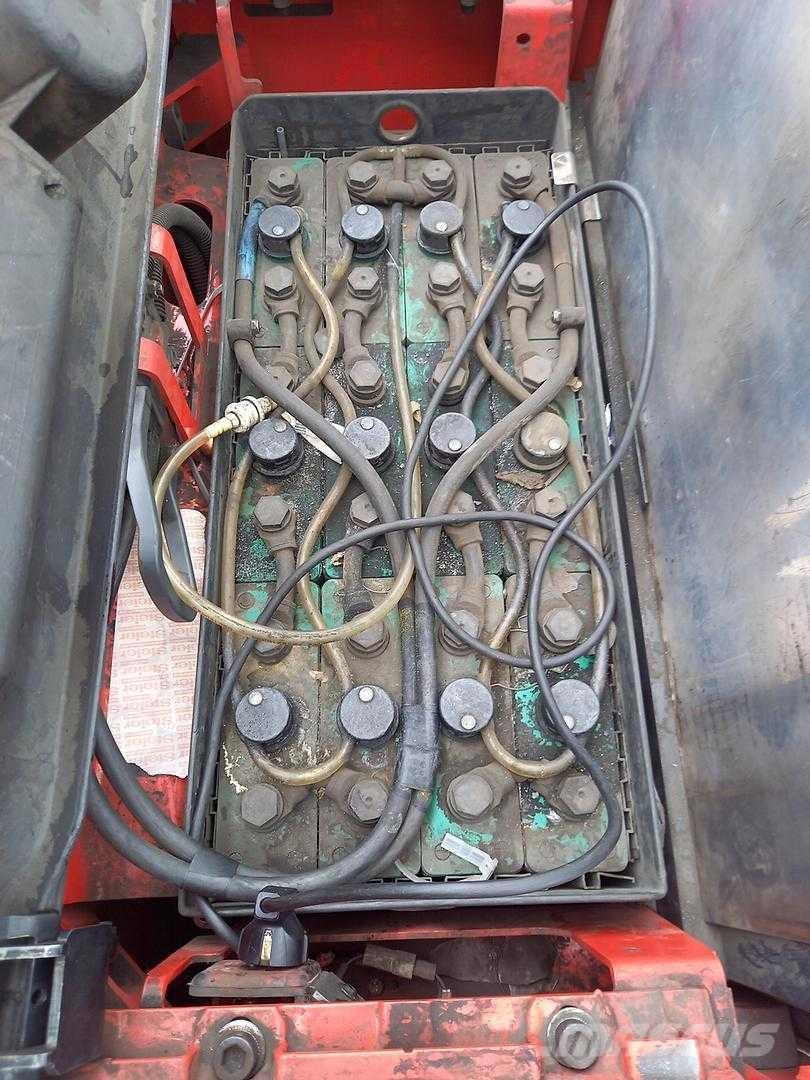 Linde L20 Pedestrian stacker