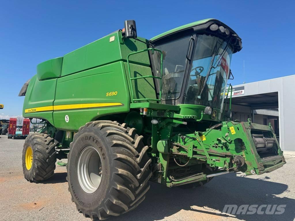 John Deere S 690 Combine harvesters