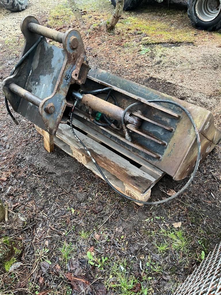 Komatsu 1600 Buckets
