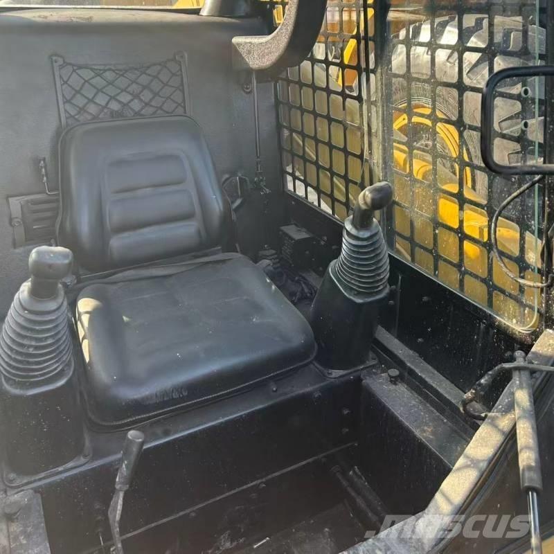 CAT 226 Skid steer loaders