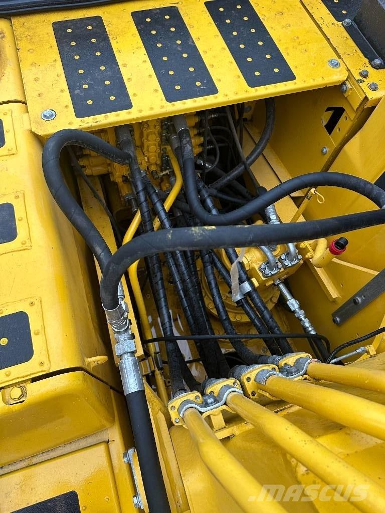 Komatsu PC 200-8 Crawler excavators