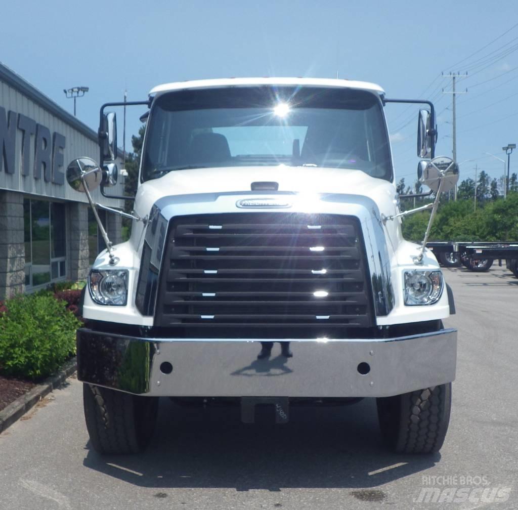 Freightliner 114 SD Chassis Cab trucks