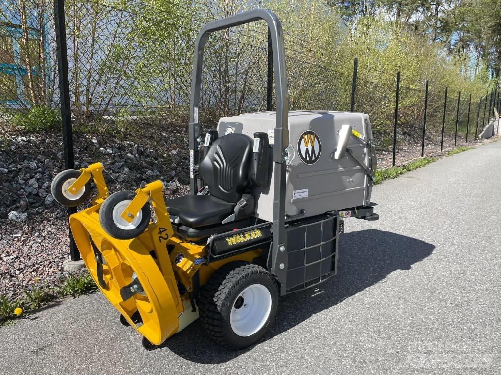 Walker D21d Riding mowers