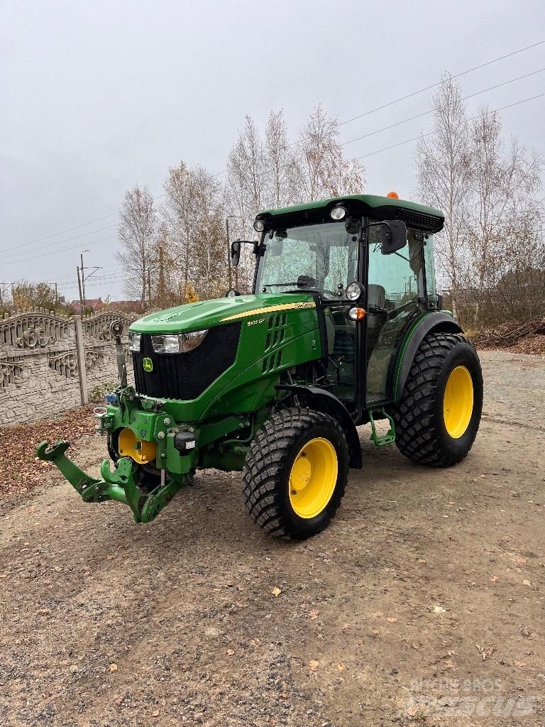 John Deere 5105 GF Tractors