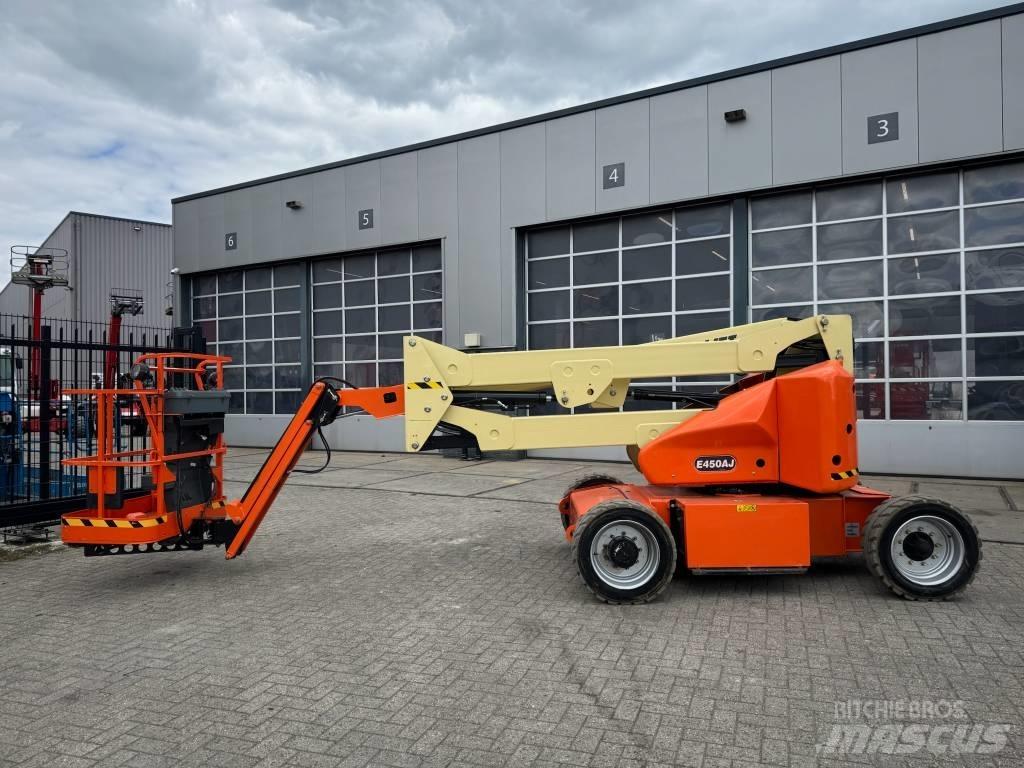 JLG E 450 AJ Articulated boom lifts