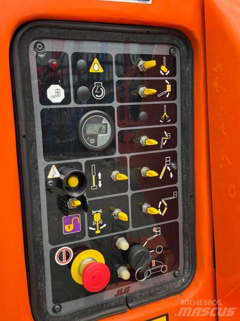 JLG E 450 AJ Articulated boom lifts