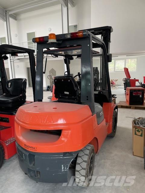 Toyota 62-7FDF30 Diesel trucks