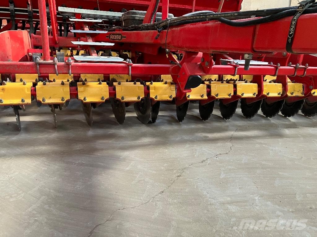Väderstad Rapid400C Drills