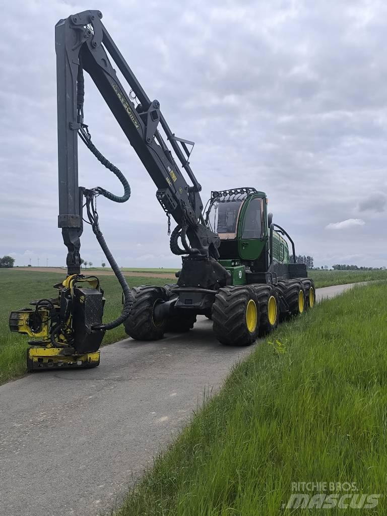 John Deere 1270 G Harvesters