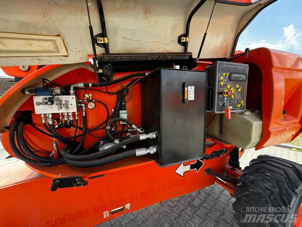 JLG 860SJ Telescopic boom lifts