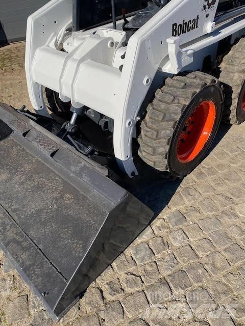 Bobcat S 130 Mini loaders