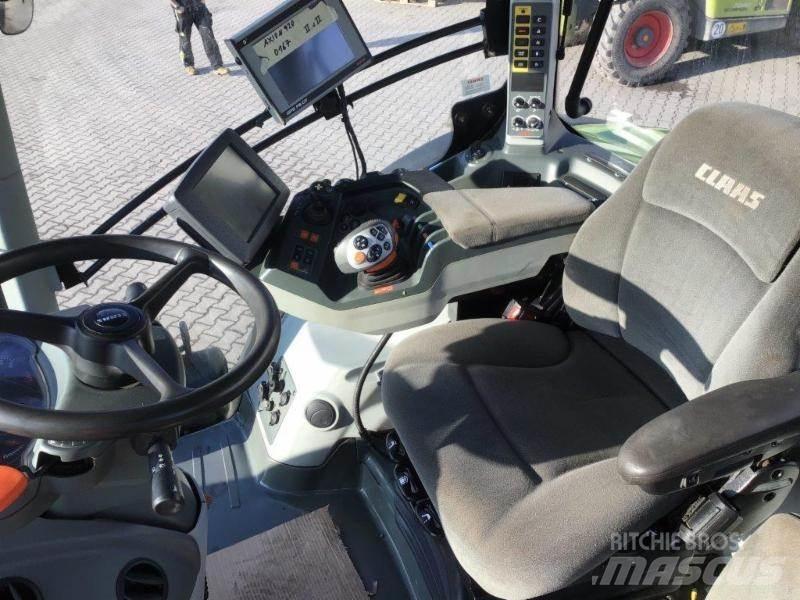 CLAAS AXION 920 Tractors